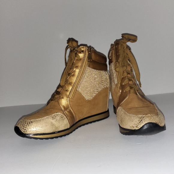 Gold Metalic Snake print wedge sneaker - Picture 1 of 6